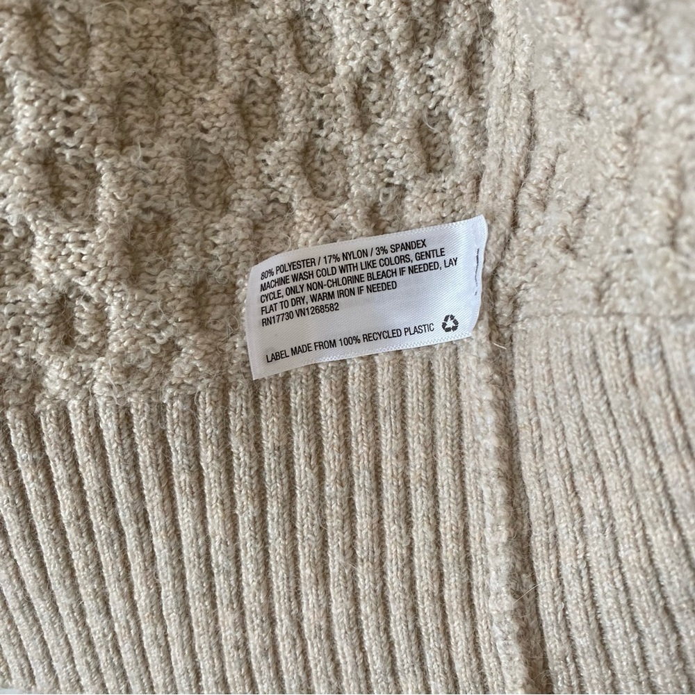 Universal Thread Fuzzy Cardigan - Picture 4 of 5
